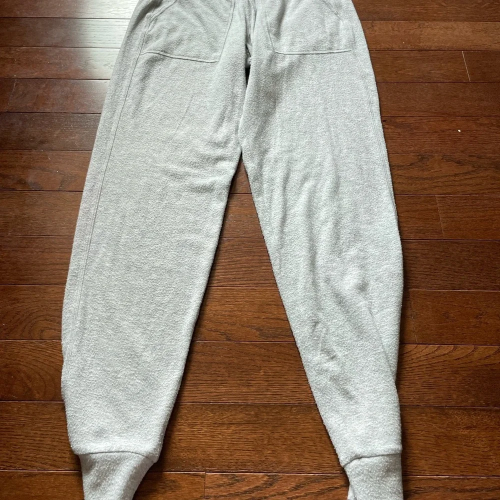 ALO Yoga Heather Gray Sweatpants